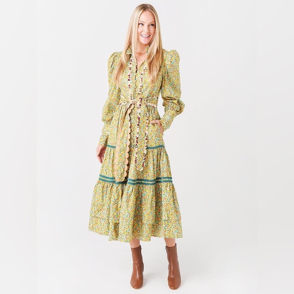 K1. Celia B Pacific Ruffle Puff Sleeve Floral Dress